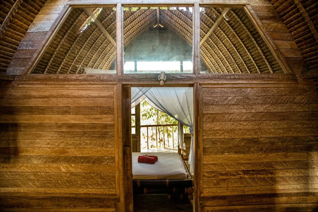 Vertical House Bali Uluwatu Alojamento de Turismo Selvagem
